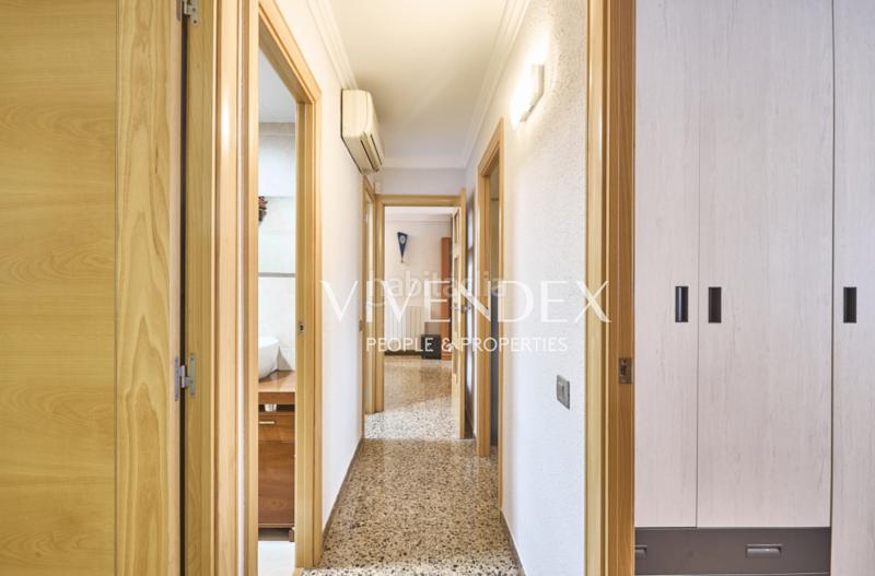 Foto a26edd1b-45e6-444b-aa3d-4f84e7589bb8. Piso  100m con plaza de parking incluida. en el corazón , se presenta una magnífica oportunidad de adquirir un espacio en Viladecans