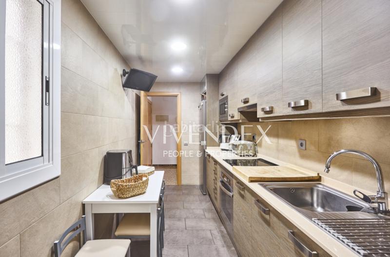 Foto bdd1a7dc-3770-433d-9093-335d29474cd3. Piso  100m con plaza de parking incluida. en el corazón , se presenta una magnífica oportunidad de adquirir un espacio en Viladecans