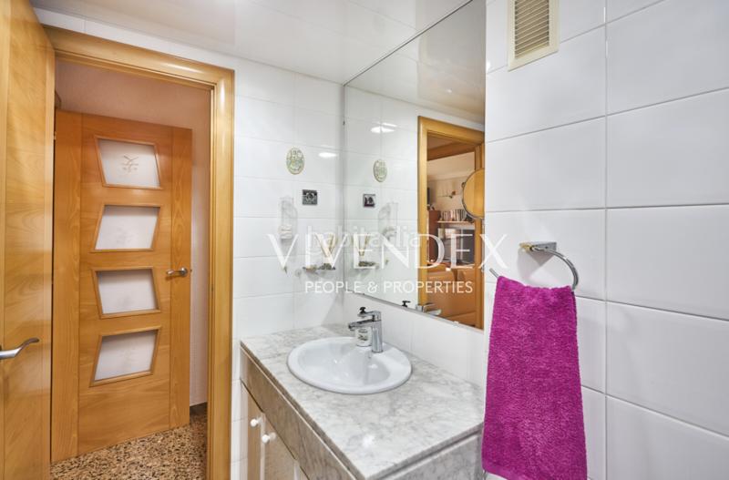 Foto bf379f71-c705-43bb-882a-d483eb677c2f. Piso  100m con plaza de parking incluida. en el corazón , se presenta una magnífica oportunidad de adquirir un espacio en Viladecans