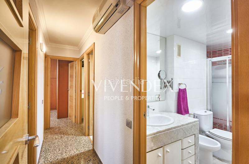 Foto c45fcc20-650a-4bbd-b91a-59bc04daecff. Piso  100m con plaza de parking incluida. en el corazón , se presenta una magnífica oportunidad de adquirir un espacio en Viladecans