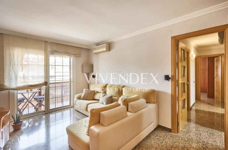 Foto c7e79d52-10ed-4bdc-827f-fa226f8eb101. Piso  100m con plaza de parking incluida. en el corazón , se presenta una magnífica oportunidad de adquirir un espacio en Viladecans