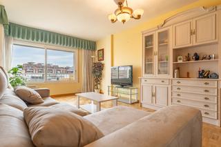 Pis  Reus - sor lluisa estivill 10. reus 10. Piso de 4 habitaciones con parking