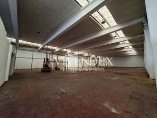 Rent Industrial building  Reus - cl grassa de la. Nave industrial estratégica de 1.320 m con patio