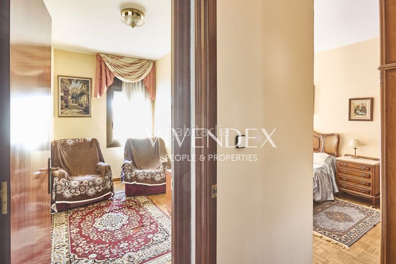 Foto 6d129e72-3eb0-4765-8e15-e0c11d72e7d5. Pis amb calefacció a Centre Esplugues de Llobregat