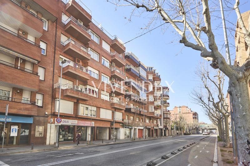 Foto f8f0f948-2346-4d32-948d-241eb48f631a. Pis amb calefacció a Centre Esplugues de Llobregat