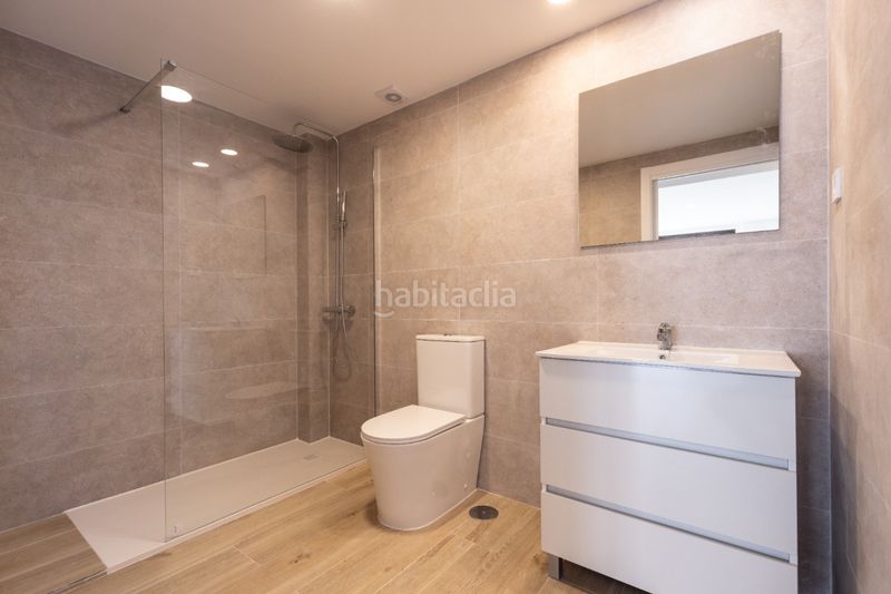 Foto f92f0122-bee4-4a2b-8531-c317c3b88339. Edificio in Mestral Reus