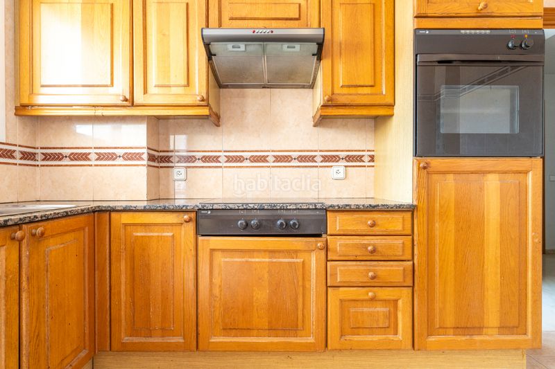 Foto 9f9dfe45-f81e-42dc-b50f-383d8f8c62e9. Pis amb calefacció aparcament a Mestral Reus