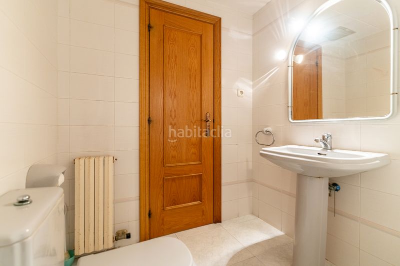 Foto c0e065f3-a83d-4f9c-9b7c-aa07b4b3596e. Pis amb calefacció aparcament a Mestral Reus