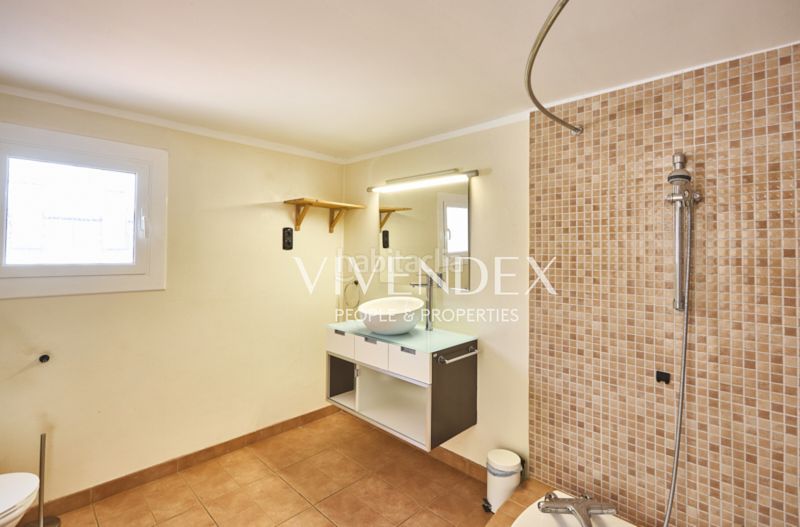 Foto 9a704a9b-1f16-4cfa-a344-733aed21a700. Casa adossada amb aparcament a Sant Andreu de Palomar Barcelona