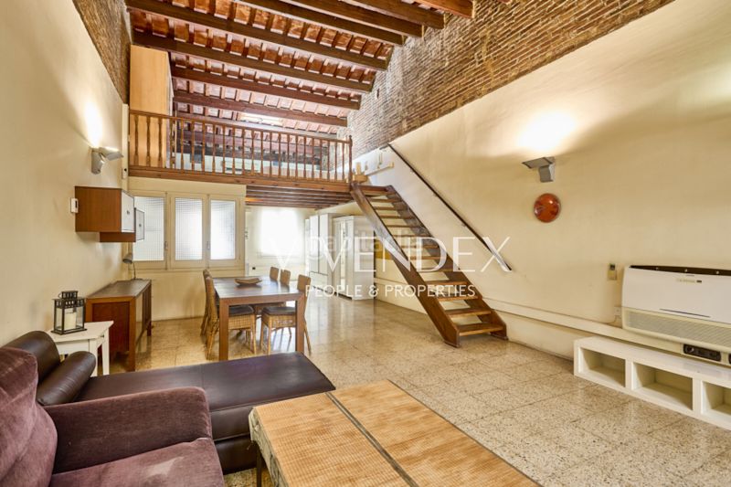 Foto e0ec1b91-9785-4661-af73-4489dada037c. Casa adossada amb aparcament a Sant Andreu de Palomar Barcelona