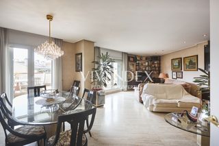 Dachwohnung in Fort Pienc. Espectacular �tico con terraza en eixample dreta atenci�n a este