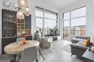 Ático en Sanfeliu. Maravillosa vivienda en la planta trece de un edificio seminuevo