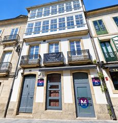 Edifici a Centro - Recinto Amurallado