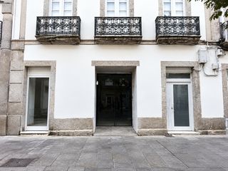 Geschäftsraum in Centro - Recinto Amurallado. Local comercial de 453 m² en rúa da raíña – centro de lugo