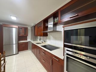 Rent Flat  Rúa do progreso. Alquiler piso en rúa do progreso | 4 dormitorios + garaje | 1.00