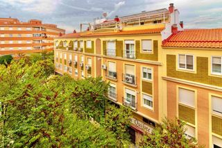 Pis  Plaza diego de badajoz 1. Pisazo en plena avenida carolina coronado