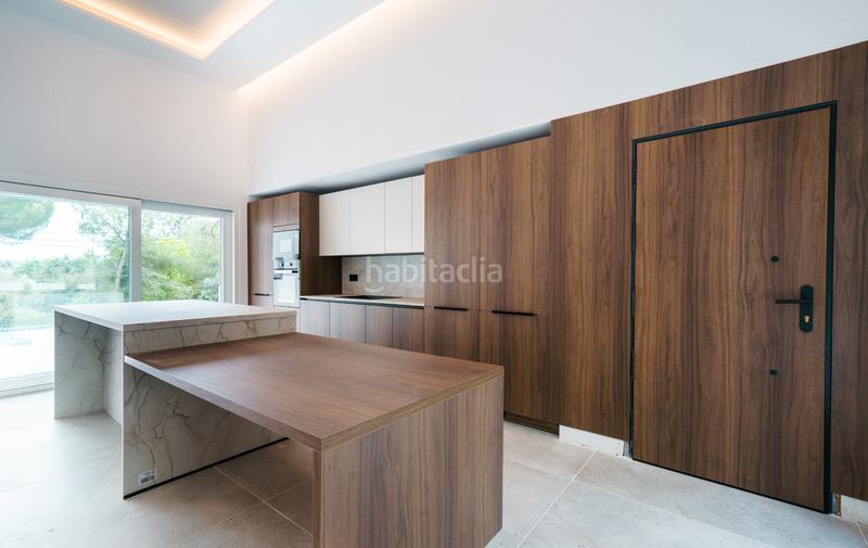 Foto b9a06580-70e2-41b3-ae64-4ac73e277ae2. Chalet espectacular villa independiente en las marias en Torrelodones