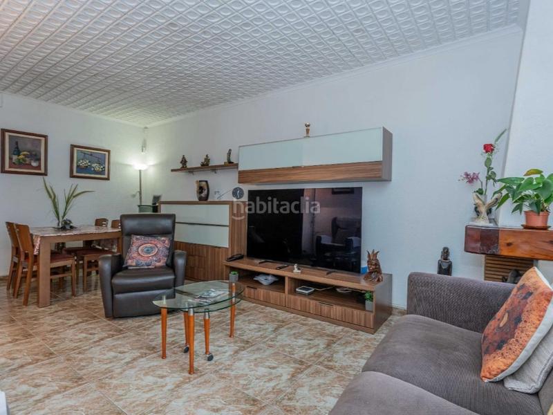 Foto 9d03ee78-1337-4173-a27b-dd90428e8f16. Maison avec chauffage parking dans Pubilla Cases Hospitalet de Llobregat (L´)