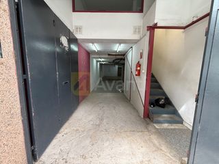 Local Comercial  Sanfeliu de. Local dúplex de 250m con salida de humos