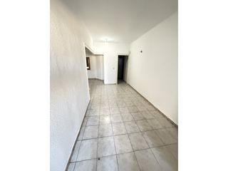 Apartamento  Calle belchite de. Ideal para poner a tu gusto