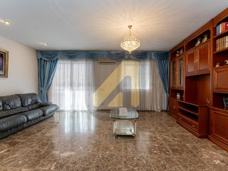 Apartment in Pubilla Cases. Espectacular piso de 140m con terraza, balcón y luminoso
