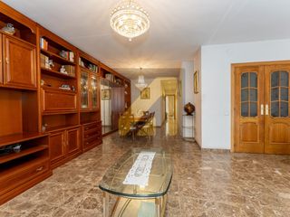 Apartament a Pubilla Cases. Espectacular piso de 140m con terraza, balcón y luminoso