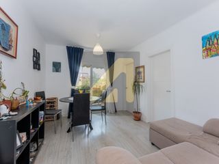 Apartament  Calle mina de la. Luminiso ascensor 3 habitaciones y balcón