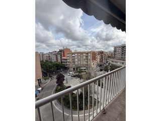 Apartament  Calle general manso del. 4 habitaciones con ascensor y balcón