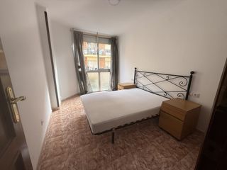 Appartement  Calle pubilla cases, de la. Piso reformado, exterior, segunda planta
