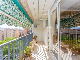 Apartament  Calle huelva. Totalmente exterior con ascensor y balcón