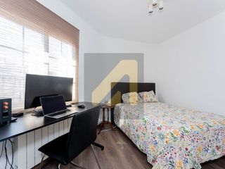 Apartament  Calle emporda de l'. Totalmente exterior con 4 habitaciones