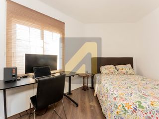 Apartament  Calle emporda de l'. Totalmente exterior con 4 habitaciones