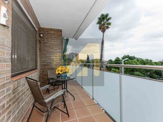 Apartament  Calle lleialtat. Espectacular piso reformado con 3 habitaciones y balcón