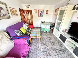 Apartament  Plaza jacint benavente. Tres habitaciones con asc y balcón exterior