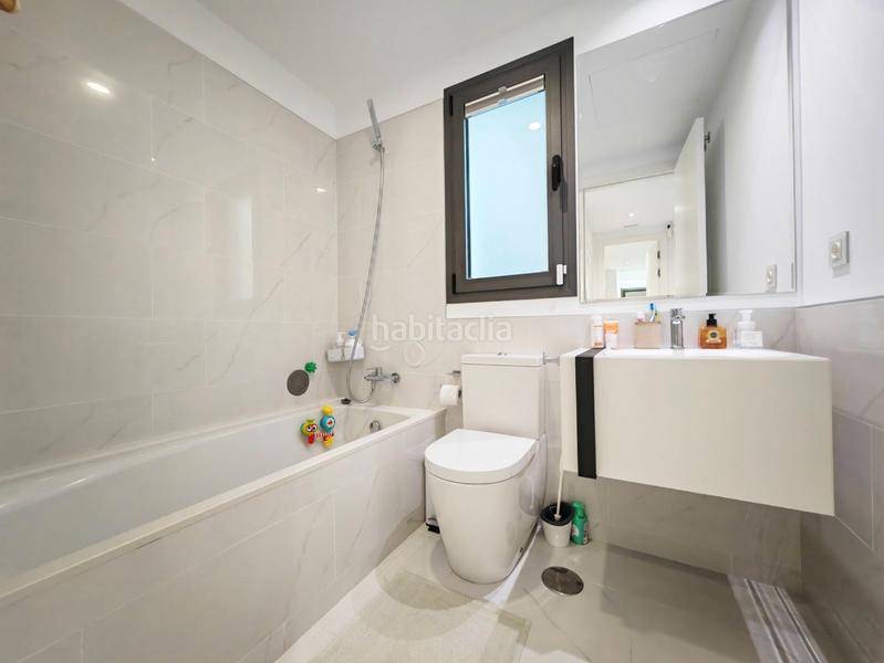 Foto b6b082c9-5efb-4858-bc07-633bd975121e. Piccolo appartamento con parcheggio piscina in Nueva Atalaya Estepona