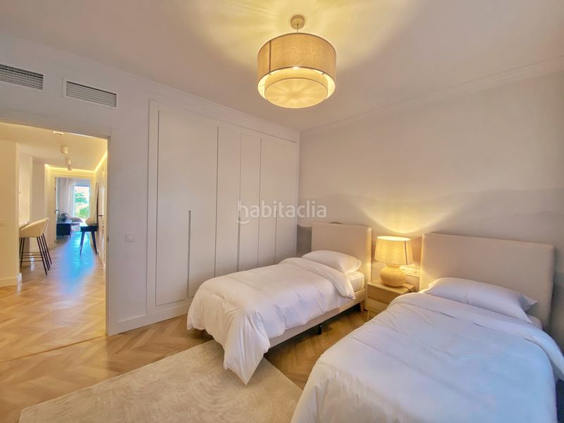 Foto 4c9695e6-2e0d-4fa8-9644-7fda38249b26. Apartament a n-340 7 a El Velerín Estepona