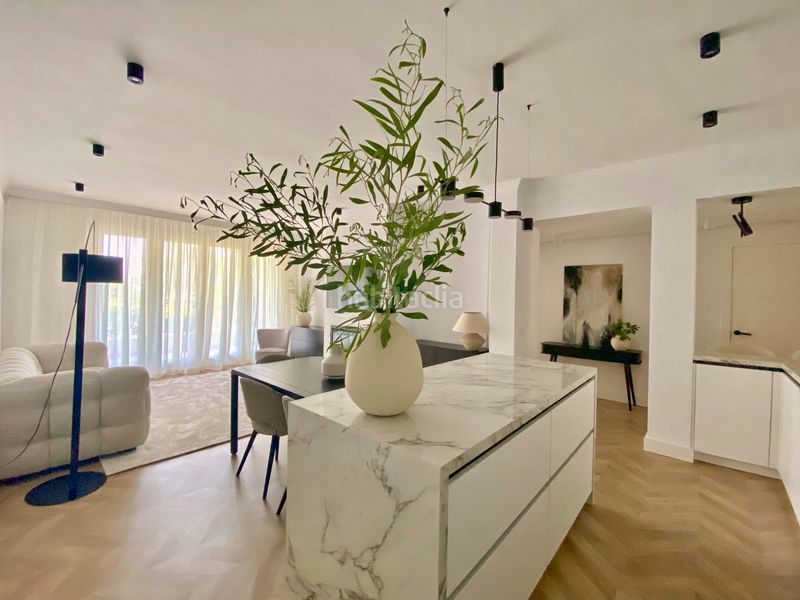 Foto d2e77827-eaf0-422d-8a5e-6d62819c9dbf. Apartament a n-340 7 a El Velerín Estepona