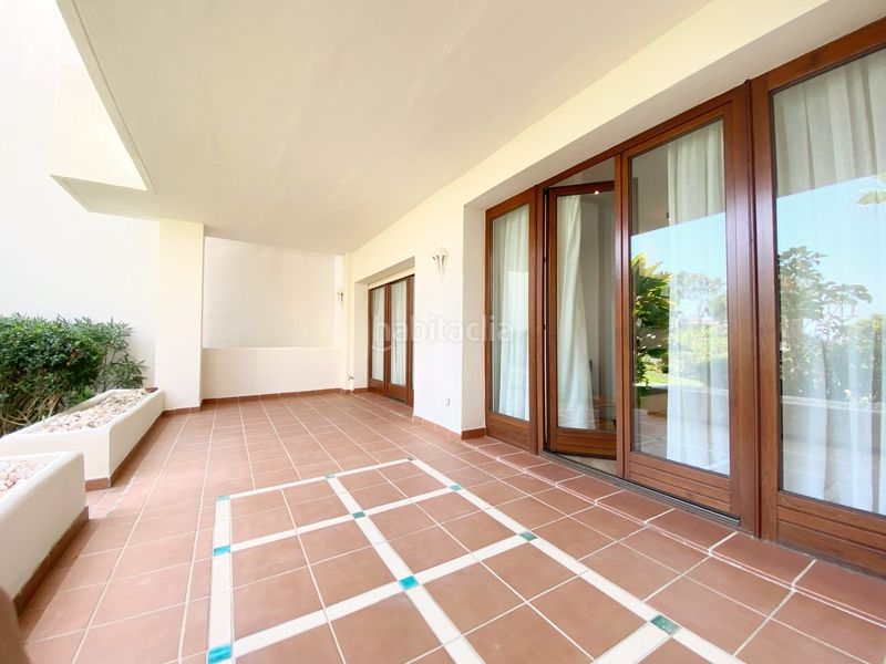 Foto dba75dc0-8984-48ef-b69c-dec392cdecfc. Apartament a n-340 7 a El Velerín Estepona