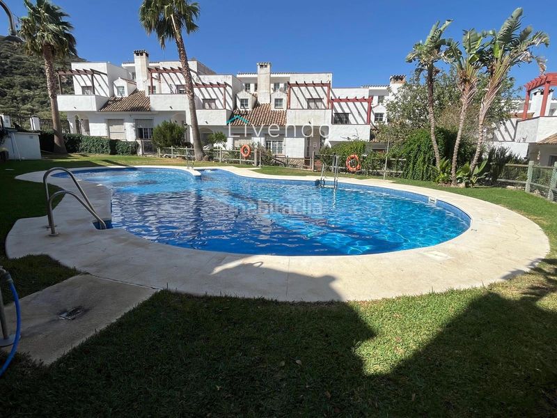 Foto 38d8eaa0-c934-403e-820c-632c785dd5f0. Casa adossada amb piscina a Benalup