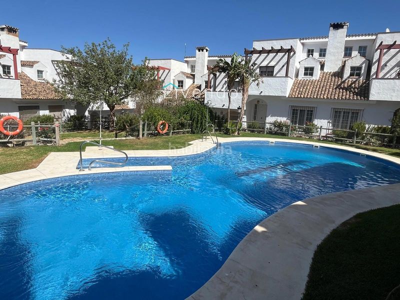 Foto f91b233d-277b-4cb0-86f7-3076772ac0c1. Casa adossada amb piscina a Benalup