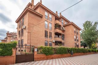 Piso  Calle de los abencerrajes. Amplio piso en palacio de deportes