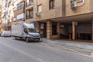 Miete Autoparkplatz  Calle calle pintor zuloaga. Plaza de garaje edificio delta agustina de aragón