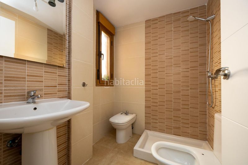 Foto cf4db8a1-b878-4a99-9eaf-fb6917d9a7de. Pis amb aparcament a Atarfe