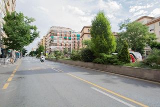 Aparcament cotxe  Calle calle flores. Se vende plaza de aparcamiento cerrada junto alhamar
