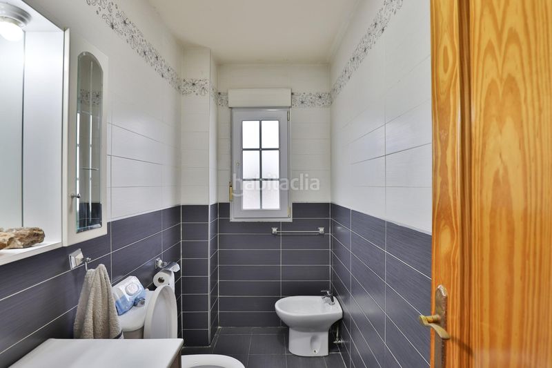 Foto c02bf9e3-7125-4a40-b710-5da7d5222e63. Casa amb aparcament a Padul