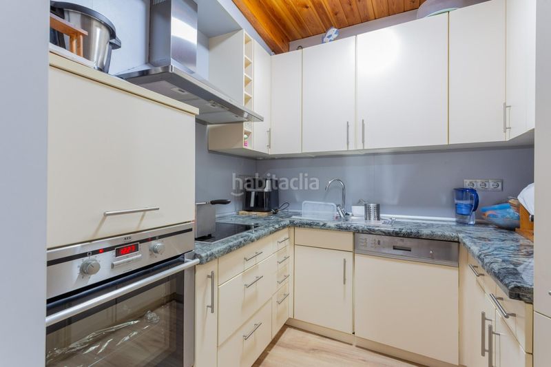 Foto b9d3452e-004a-4711-8ac7-15baba3b785d. Casa a Ítrabo