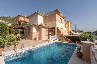Chalet  Camino del monte eulalia. Exclusiva vivienda con piscina privada en urbanización el torreó