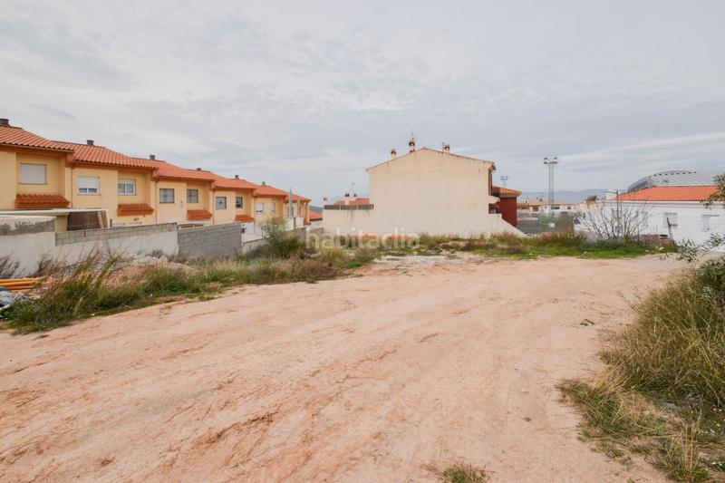 Foto d612fc01-7341-48eb-b629-98f4e51b5595. Terreno residencial parcela urbanizable en zona de expansion en Güevéjar