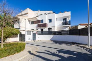 Xalet a Calle de la milonga 12. Casa de lujo en huetor vega