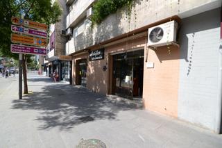 Location Local commercial  Calle camino de ronda. Local comercial junto helicoptero